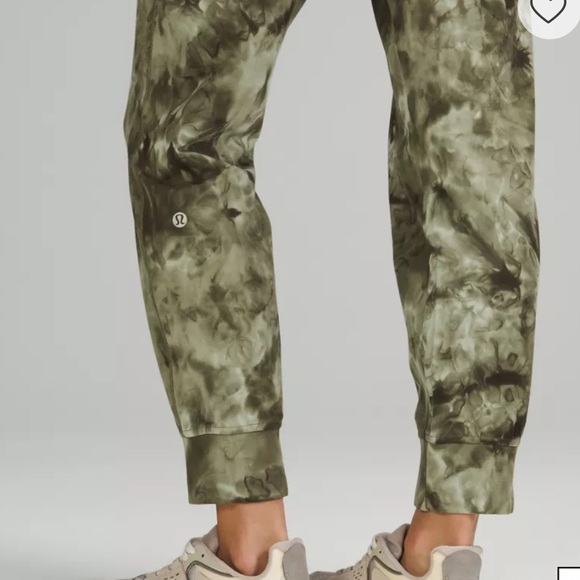 LULULEMON ready to rulu high rise jogger *7/8 length - Picture 2 of 3